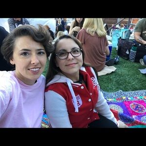 Meet your Posher, Chloe